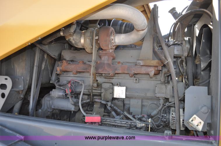 image for item G7128 2008 Challenger SP185C self-propelled swather