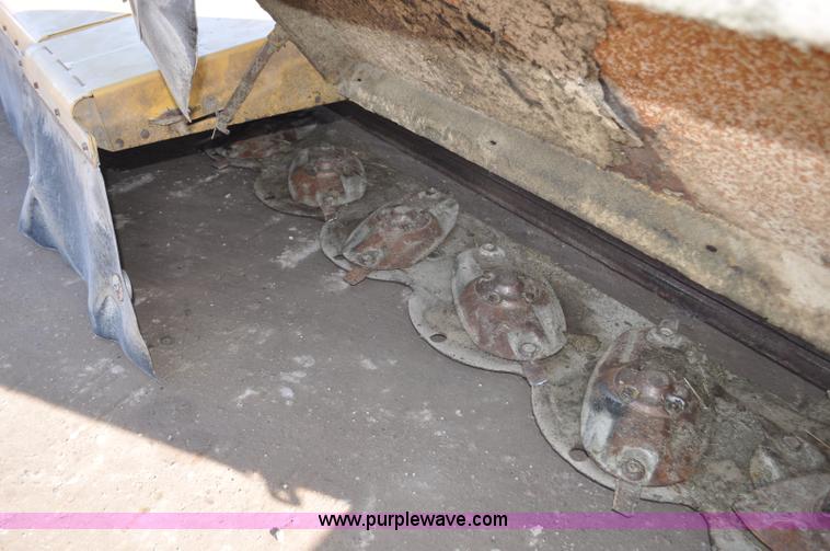 image for item G7128 2008 Challenger SP185C self-propelled swather