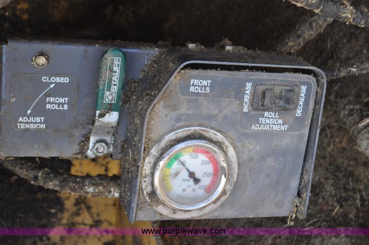 image for item G7128 2008 Challenger SP185C self-propelled swather