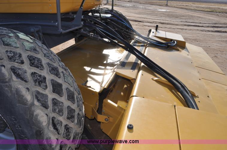 image for item G7128 2008 Challenger SP185C self-propelled swather