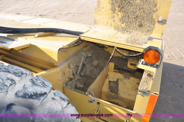 image for item G7128 2008 Challenger SP185C self-propelled swather