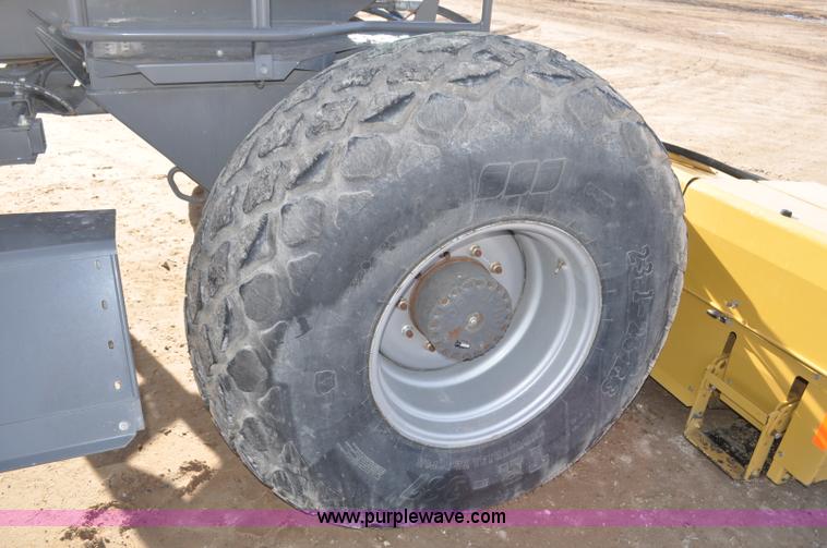 image for item G7128 2008 Challenger SP185C self-propelled swather