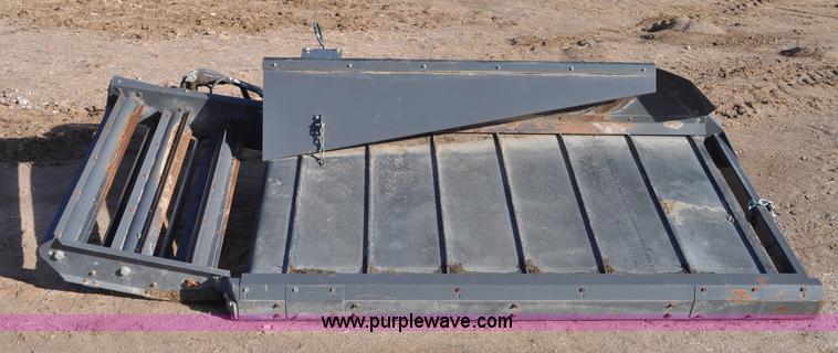 image for item G7128 2008 Challenger SP185C self-propelled swather