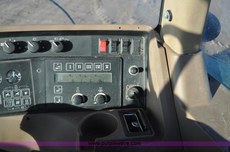 image for item G7129 1997 John Deere 8400 MFWD tractor