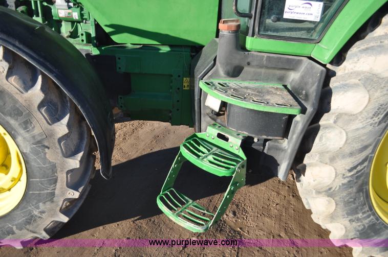 image for item G7129 1997 John Deere 8400 MFWD tractor