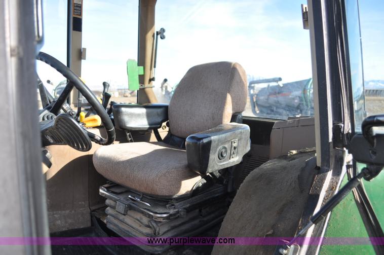 image for item G7130 1999 John Deere 7810 MFWD tractor