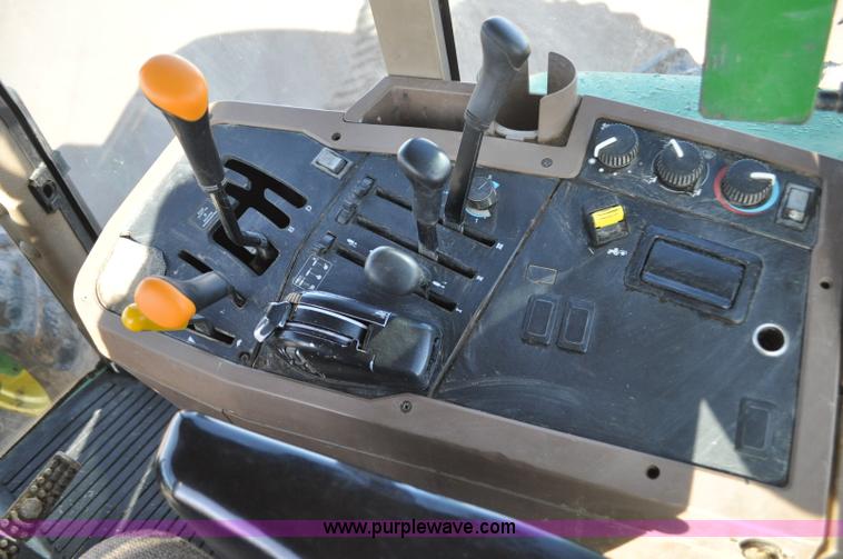 image for item G7130 1999 John Deere 7810 MFWD tractor