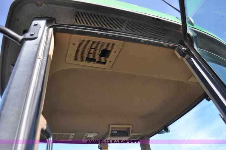 image for item G7130 1999 John Deere 7810 MFWD tractor