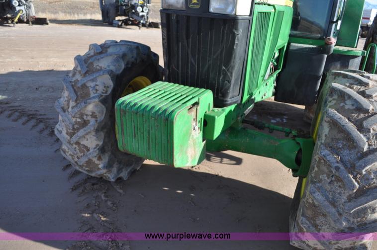 image for item G7130 1999 John Deere 7810 MFWD tractor