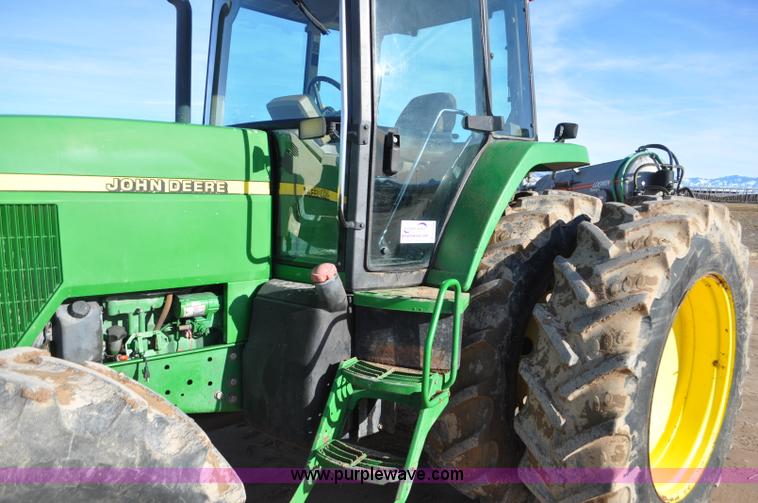 image for item G7130 1999 John Deere 7810 MFWD tractor