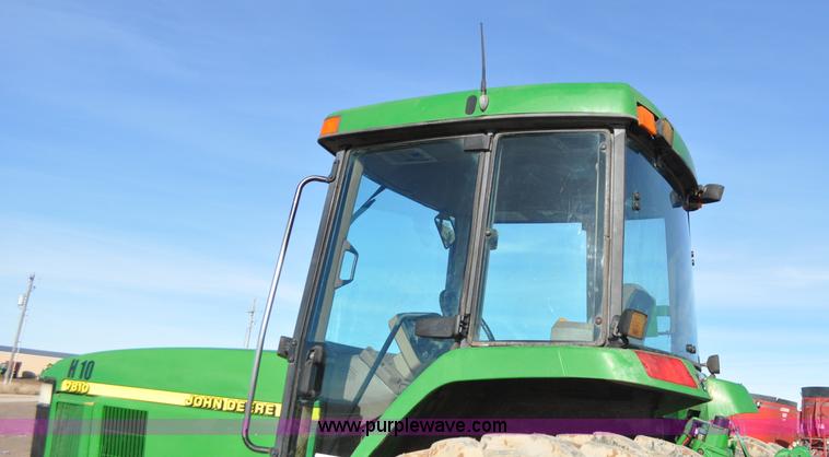 image for item G7130 1999 John Deere 7810 MFWD tractor