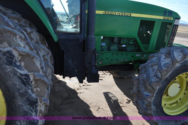 image for item G7130 1999 John Deere 7810 MFWD tractor