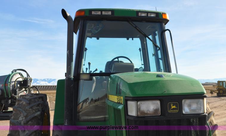 image for item G7130 1999 John Deere 7810 MFWD tractor