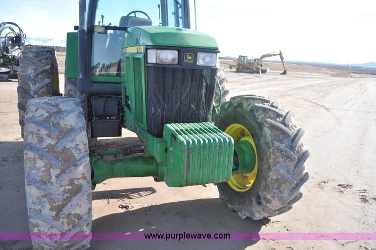 image for item G7130 1999 John Deere 7810 MFWD tractor