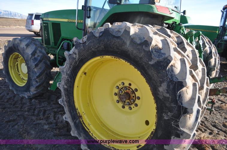 image for item G7130 1999 John Deere 7810 MFWD tractor