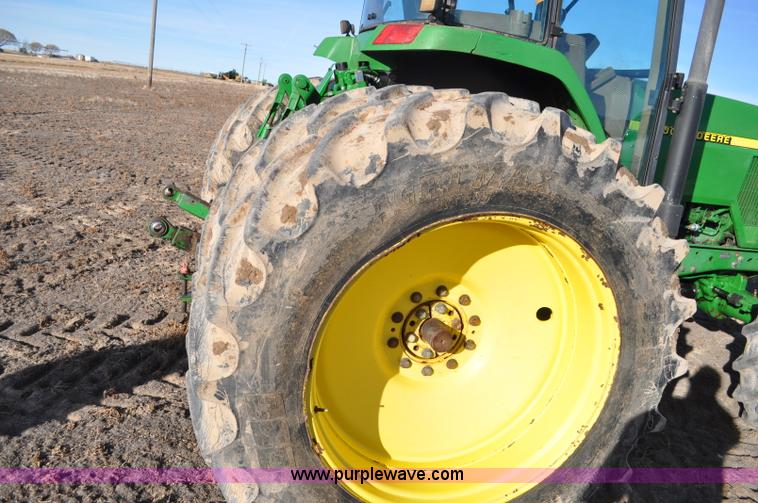 image for item G7130 1999 John Deere 7810 MFWD tractor