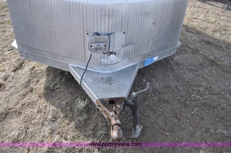 image for item G7133 2007 Exiss livestock trailer