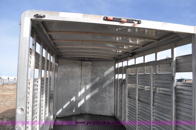 image for item G7133 2007 Exiss livestock trailer