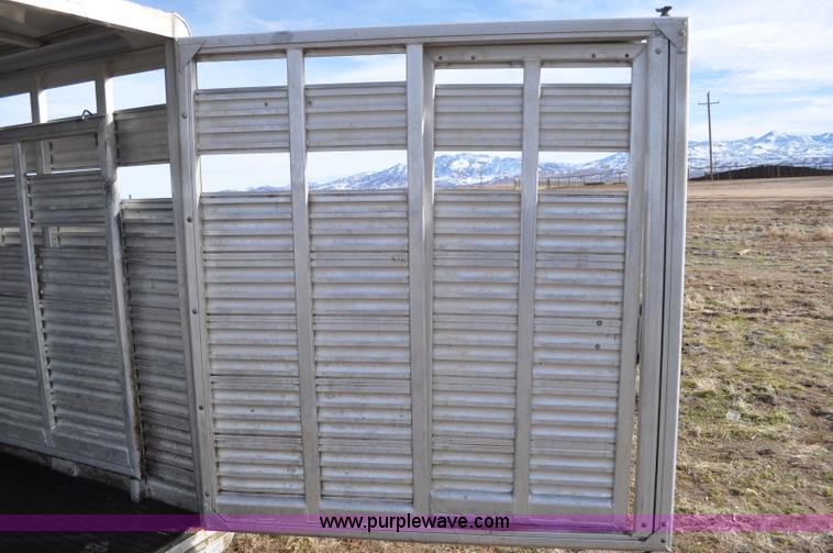 image for item G7133 2007 Exiss livestock trailer