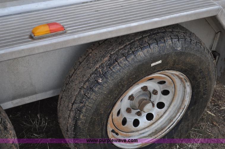 image for item G7133 2007 Exiss livestock trailer