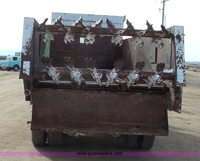 image for item G7137 1977 Kenworth W900 manure spreader truck