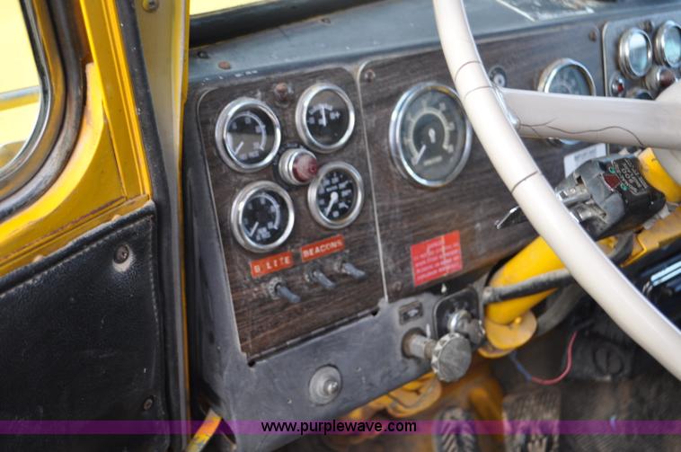 image for item G7137 1977 Kenworth W900 manure spreader truck