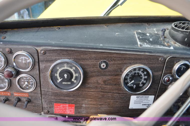 image for item G7137 1977 Kenworth W900 manure spreader truck