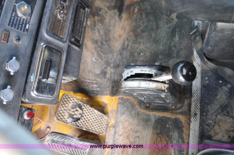 image for item G7137 1977 Kenworth W900 manure spreader truck