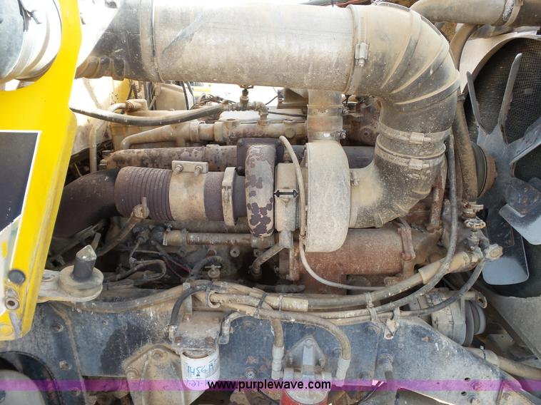 image for item G7137 1977 Kenworth W900 manure spreader truck