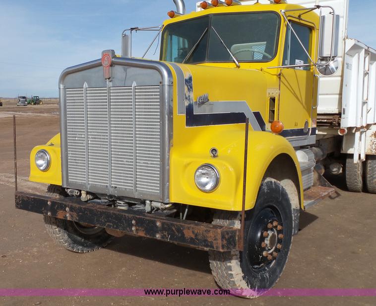 image for item G7137 1977 Kenworth W900 manure spreader truck