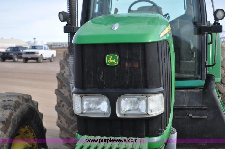 image for item G7138 2003 John Deere 7520 MFWD tractor