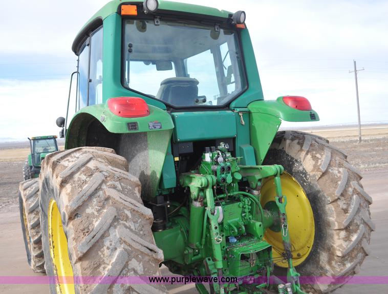 image for item G7138 2003 John Deere 7520 MFWD tractor