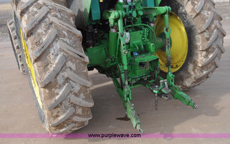 image for item G7138 2003 John Deere 7520 MFWD tractor