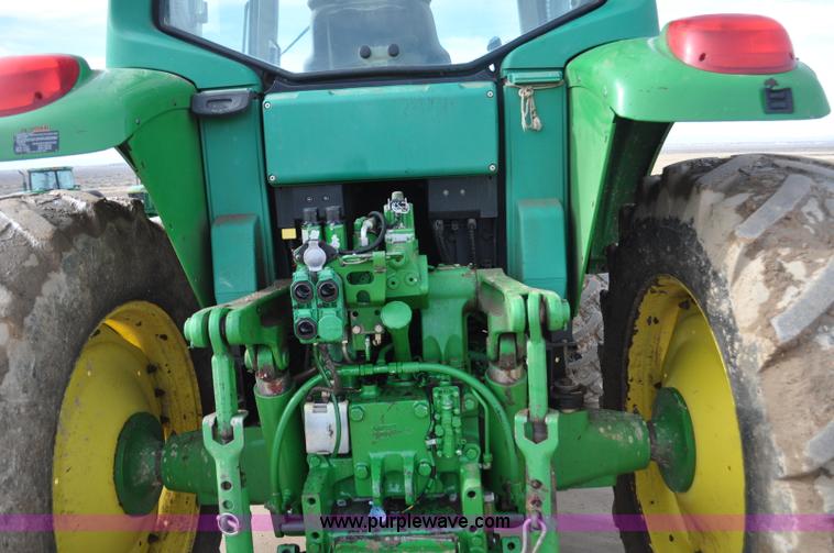 image for item G7138 2003 John Deere 7520 MFWD tractor