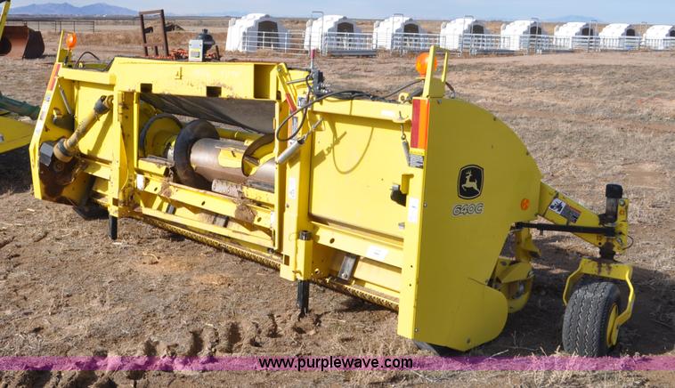 image for item G7142 John Deere 640C pickup head