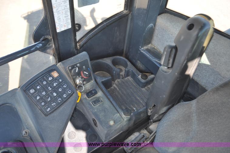 image for item G7143 2005 John Deere 544J wheel loader