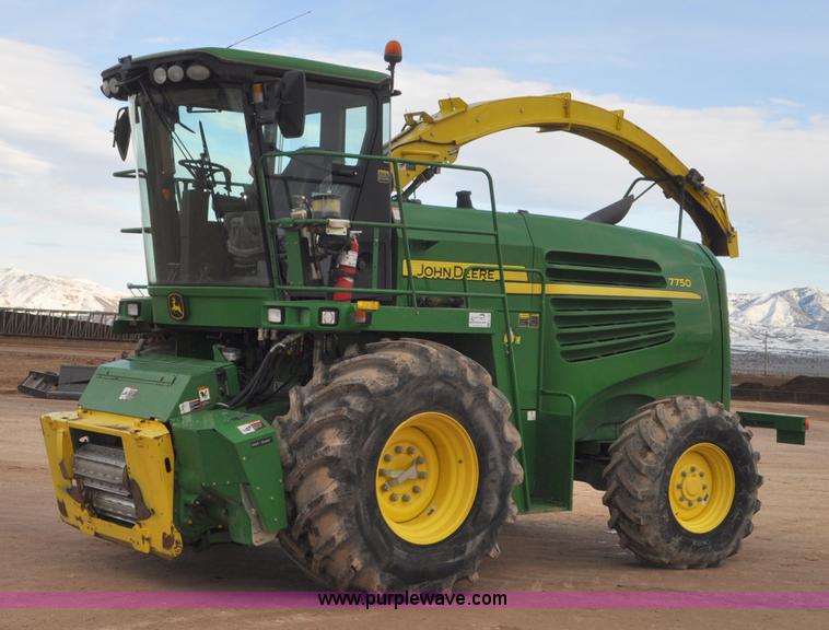 image for item G7144 2012 John Deere 7750 forage harvester