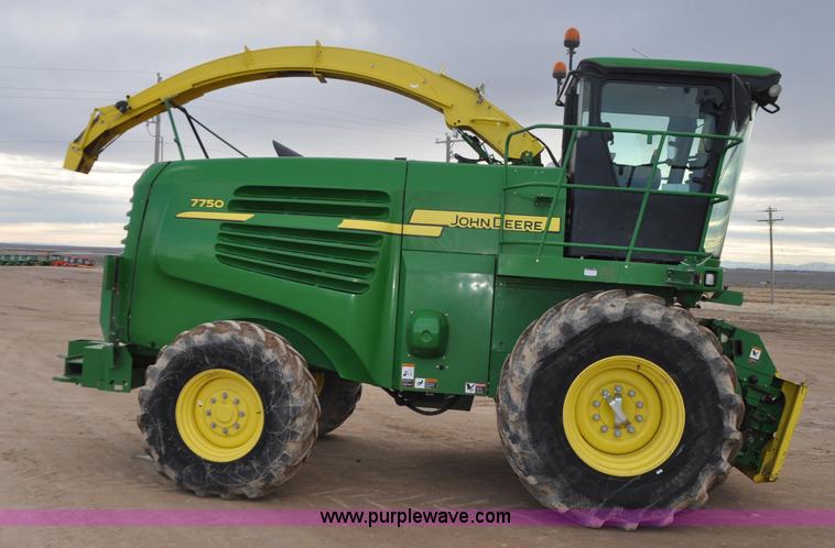 image for item G7144 2012 John Deere 7750 forage harvester