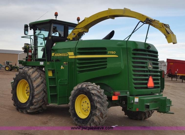 image for item G7144 2012 John Deere 7750 forage harvester