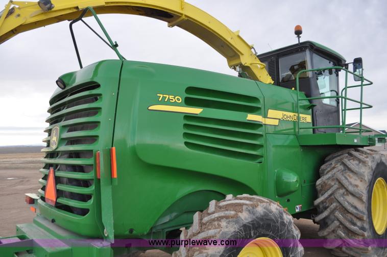 image for item G7144 2012 John Deere 7750 forage harvester