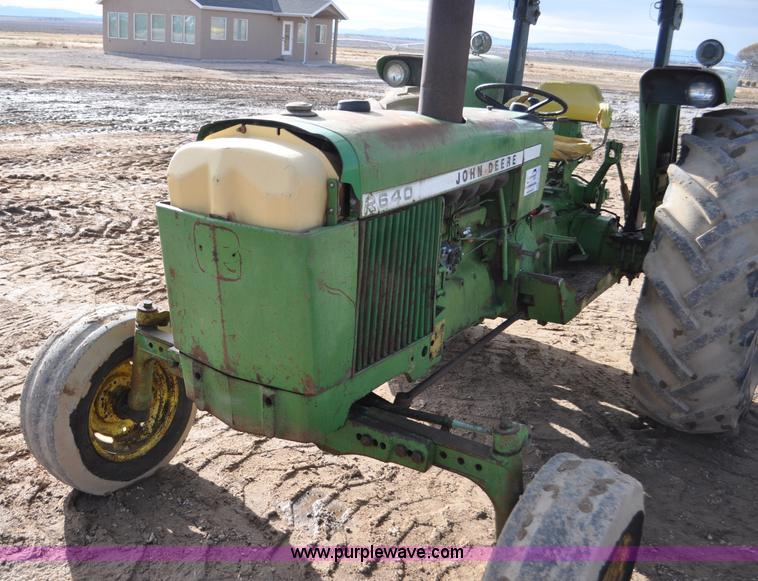 image for item G7145 1978 John Deere 2640 tractor