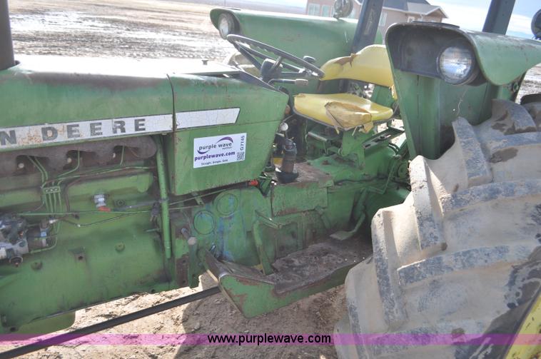 image for item G7145 1978 John Deere 2640 tractor