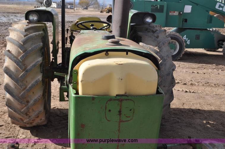 image for item G7145 1978 John Deere 2640 tractor