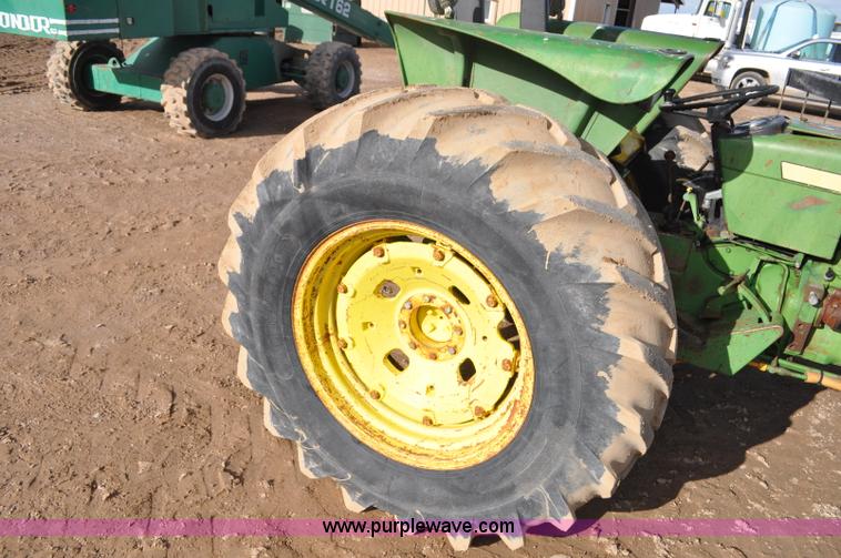 image for item G7145 1978 John Deere 2640 tractor