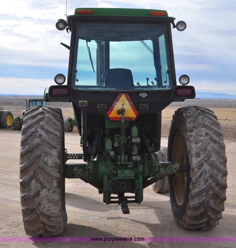 image for item G7146 1981 John Deere 4440 tractor