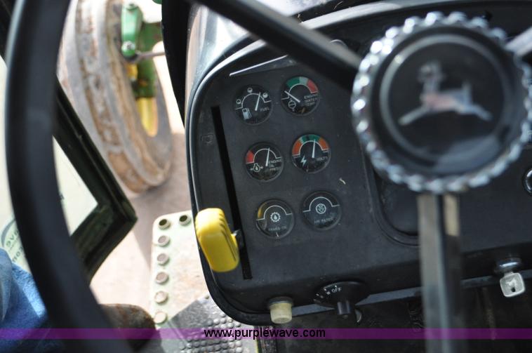 image for item G7146 1981 John Deere 4440 tractor