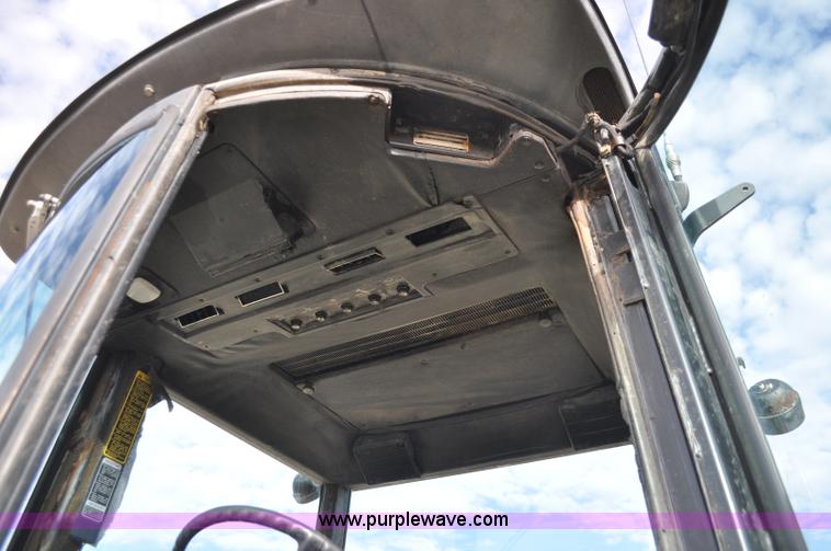 image for item G7146 1981 John Deere 4440 tractor