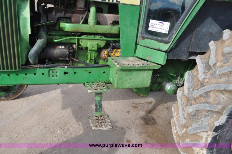 image for item G7146 1981 John Deere 4440 tractor