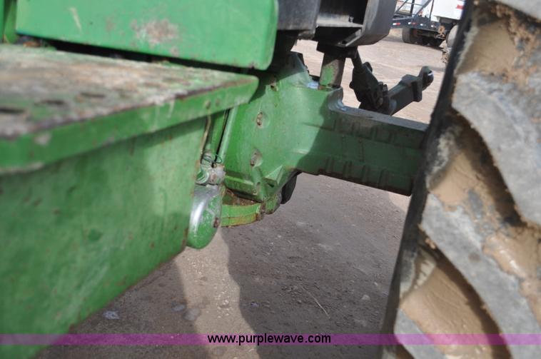 image for item G7146 1981 John Deere 4440 tractor