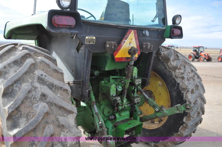 image for item G7146 1981 John Deere 4440 tractor